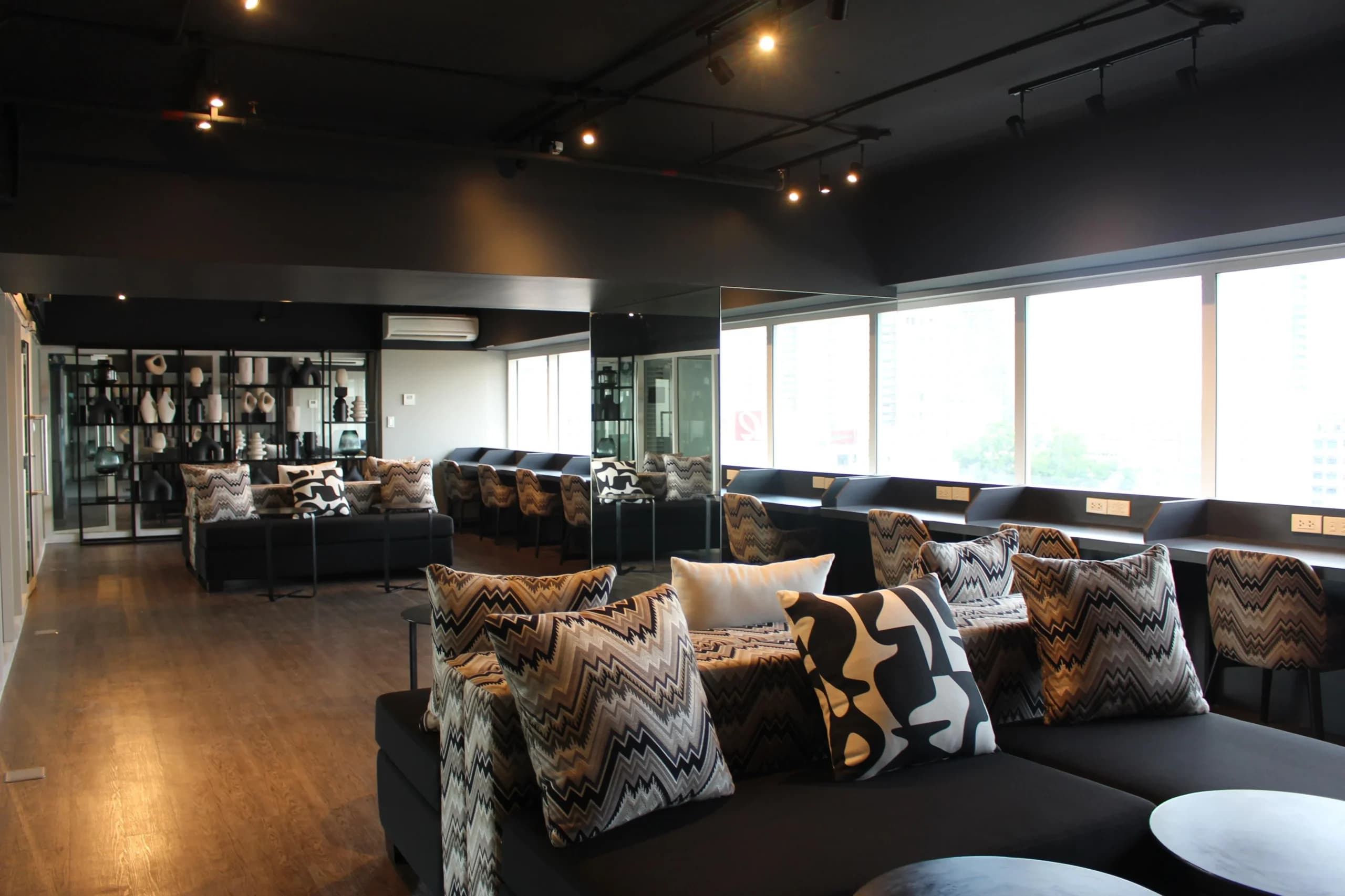 The Residences Torre Lorenzo Malate gallery image 4