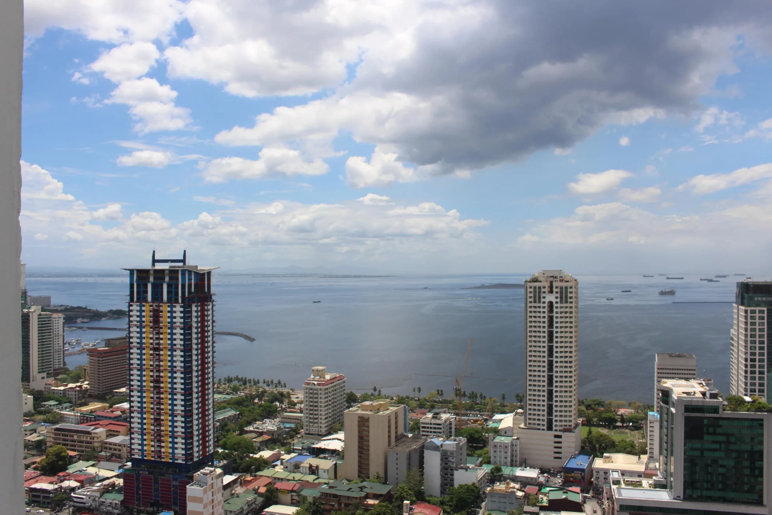 The Suites Torre Lorenzo Malate gallery image 5