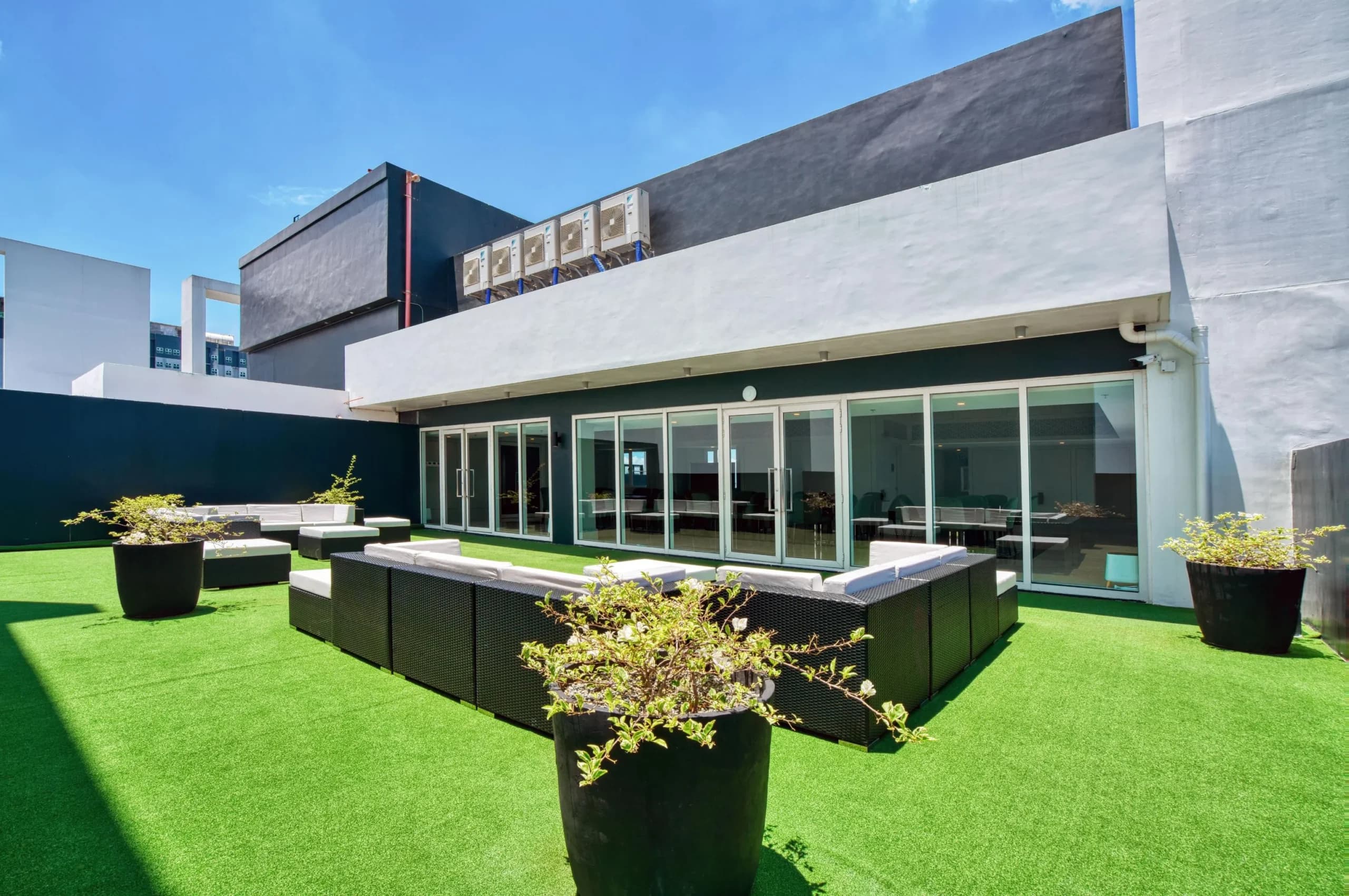 The Residences Torre Lorenzo Malate gallery image 1