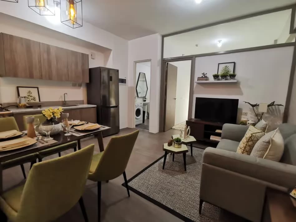 Adria at Tierra Lorenzo Lipa gallery image 4